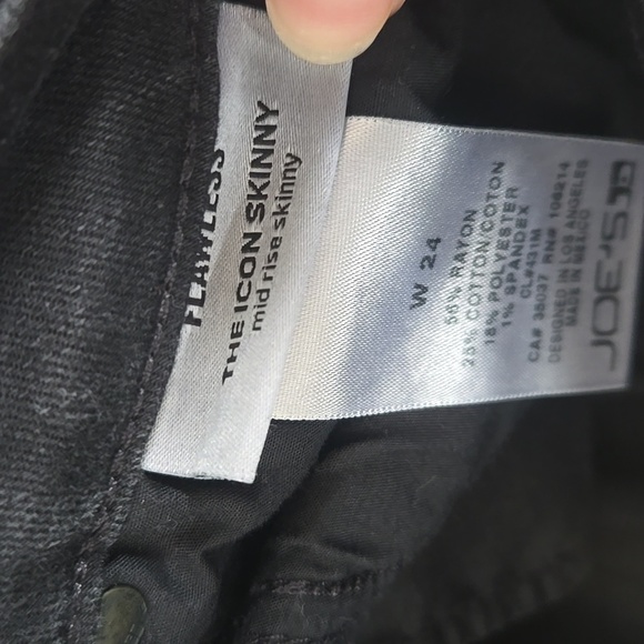 Joe's Jeans Flawless The Icon Skinny Mid-Rise Black Jeans - Picture 5 of 14